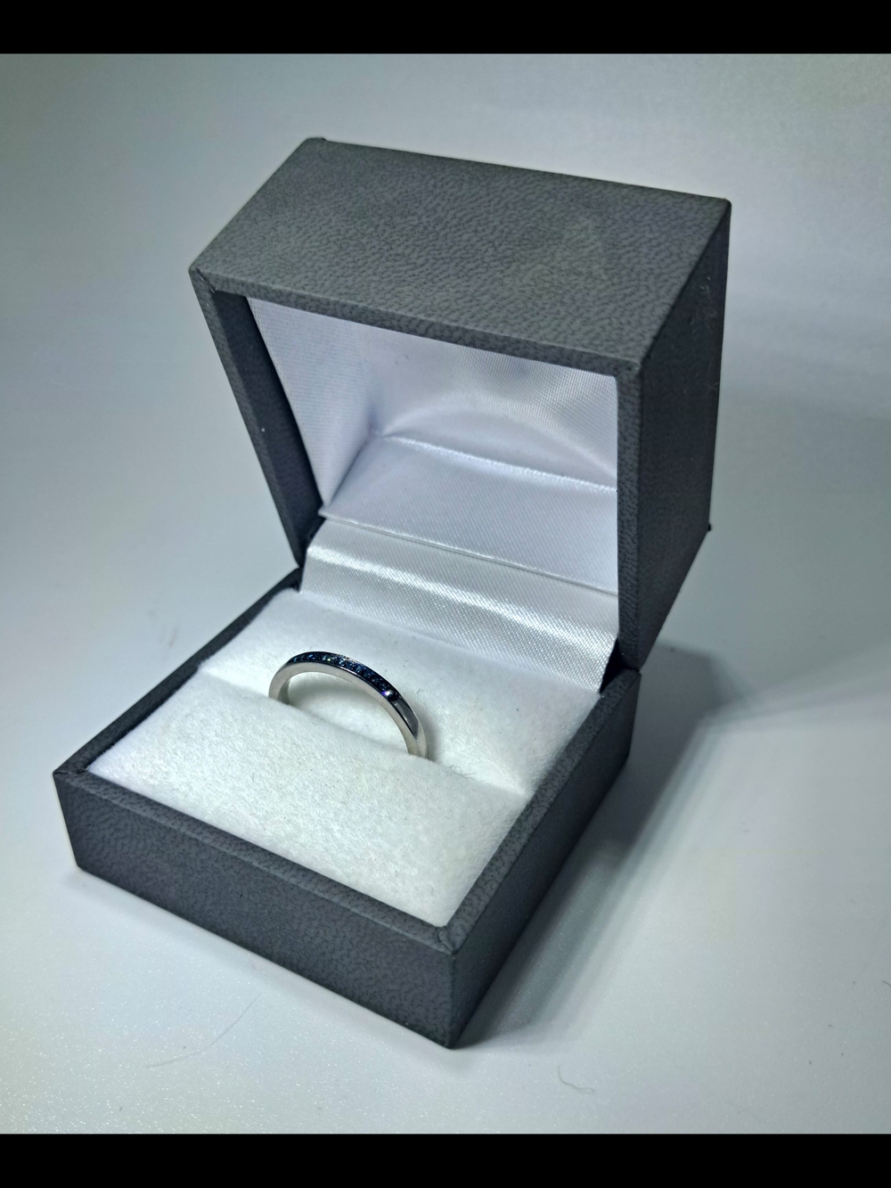 925 Sterling Silver Blue Natural Diamond Channel-Set Women's Band Size 7.5 - Picture 4 of 8